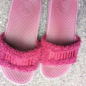 Puma Fuzzy Slides! Size 8!